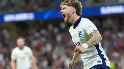 Elliott segue fora dos planos e o Liverpool. Foto: Christian Hofer/Getty Images