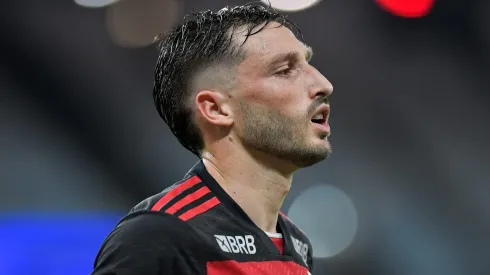 Matías Viña está na mira do River Plate. Foto: Thiago Ribeiro/AGIF