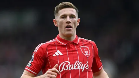 Elliot Anderson, do Nottingham Forest, é um alvo do Manchester City, que pode buscá-lo em 2026 (Foto: Shaun Botterill/Getty Images)