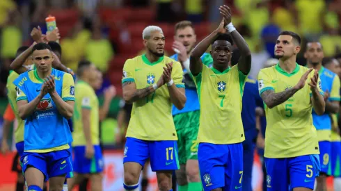 Seleção Brasileira encerra 2025 classificada, mas sob pressão após desempenho irregular nas Eliminatórias. Foto: Buda Mendes/Getty Images