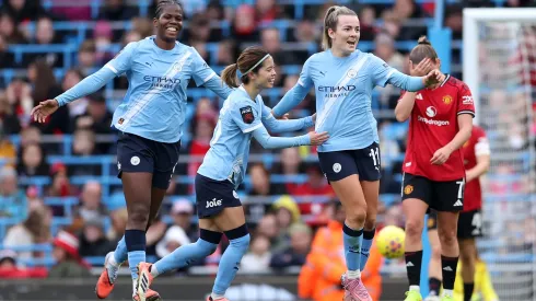 Manchester City desbanca o Chelsea e é o líder isolado da Women's Super League – Foto: Alex Livesey/Getty Images
