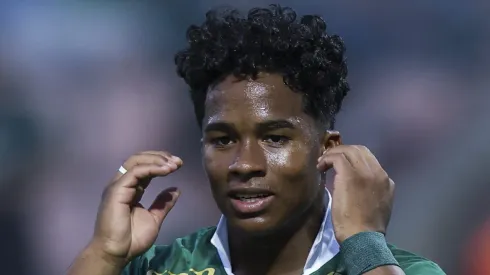 Endrick é alertado sobre não usar verde na França. Foto: Alexandre Schneider/Getty Images