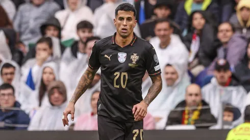 Cancelo durante partida pela Seleção de Portugal. (Photo by Carlos Rodrigues/Getty Images)