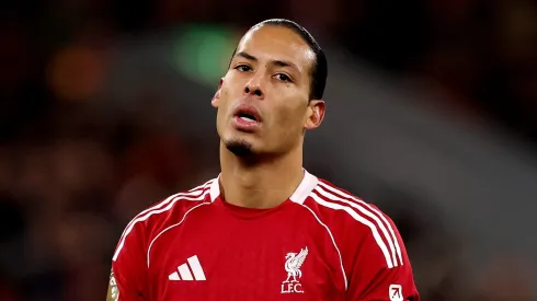 Van Dijk, zagueiro do Liverpool (Photo by Carl Recine/Getty Images)