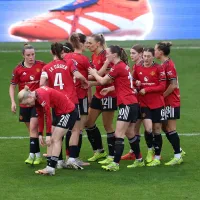 Manchester United renova com quatro atletas por mais uma temporada