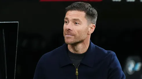 Xabi Alonso recebe reclamação da diretoria. Angel Martinez/Getty Images.