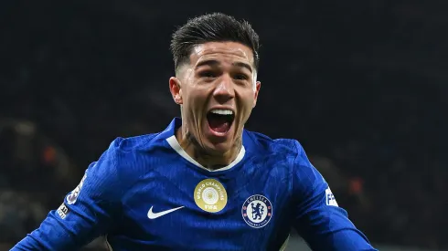 Torcedores do Arsenal celebram com fervor o empate do rival Chelsea contra o Manchester City. (Foto: Shaun Botterill/Getty Images)