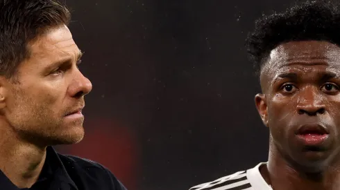 Vini Jr e Xabi Alonso. (Photo by Carl Recine/Getty Images)