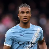 Milan estuda proposta ao Manchester City para contratar Aké, alvo do Barcelona