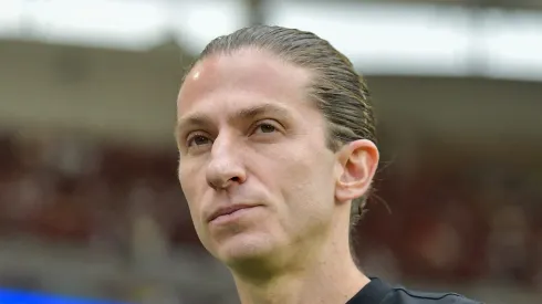 Filipe Luís esteve na mira do Chelsea – Foto: Thiago Ribeiro/AGIF