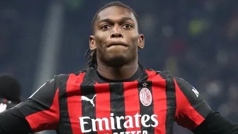 Rafael Leão durante jogo do Milan. (Photo by Marco Luzzani/Getty Images)