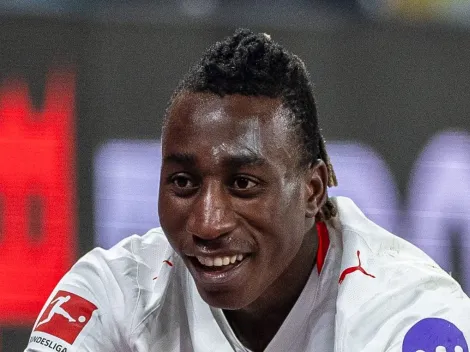 Manchester United prepara oferta de R$ 566 milhões por Yan Diomande