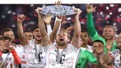 Jogadores do Bayern de Munique comemoram título da Bundesliga – Alexander Hassenstein/Getty Images