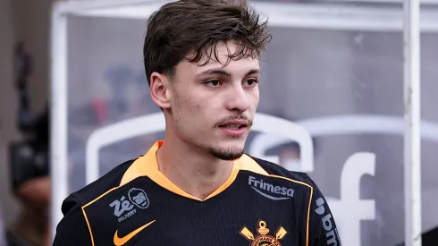 Breno Bidon, jogador do Corinthians, é ligado ao Chelsea, que terá que pagar alta quantia. Foto: Fabio Giannelli/AGIF