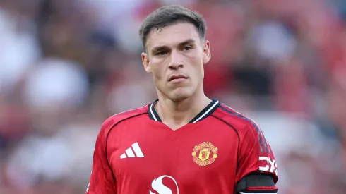 Manuel Ugarte topa trocar o Manchester United pelo Ajax e aguarda liberação. (Photo by Michael Regan/Getty Images)