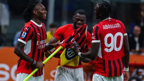 Rafael Leão celebra vitória no dérbi de Milão. Foto: Imago