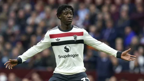 Kobbie Mainoo perto de renovar com o Manchester United. Foto: Imago