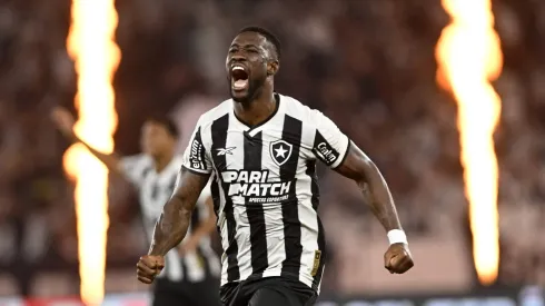 Bastos a celebrar um golo pelo Botafogo. Foto: Imago