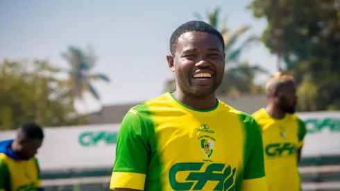 Massaua Sagual lesionou-se em fevereiro de 2024 e diz-se "abandonado". Foto: Clube Ferroviário de Nampula