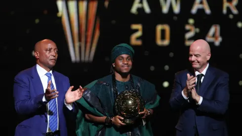 Ademola Lookman foi consagrado como Melhor Jogador Africano do ano nos CAF Awards 2024. Foto: CAF Online