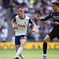 Arsenal vira o jogo em 4 minutos, vence o Tottenham e continua a perseguir o Liverpool