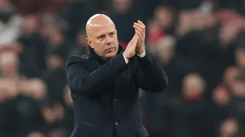Arne Slot continua a somar vitórias no comando técnico do Liverpool. Foto: Getty