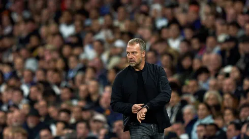 Hansi Flick em ação pelo Barcelona. Foto: Getty