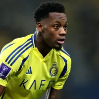 Jhon Durán, companheiro de Cristiano Ronaldo no Al-Nassr, vai de avião para o treino