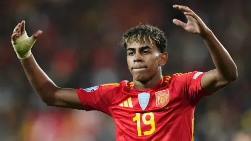 Lamine Yamal em ação contra os Países Baixos na Nations League. Foto: Getty Images