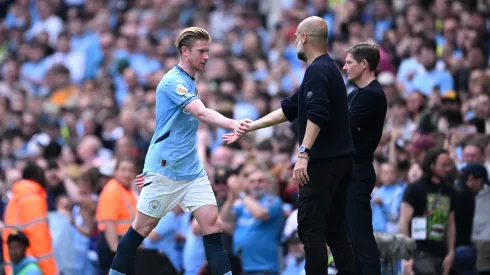 Pep Guardiola e Kevin De Bruyne. Foto: Getty Images