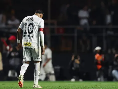 Neymar deixa o campo às lágrimas após maior derrota da carreira