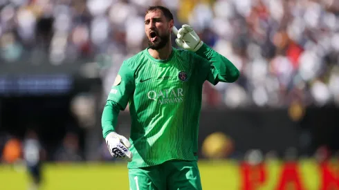 Donnarumma já deixou Paris e despediu-se dos antigos companheiros de equipa no PSG.