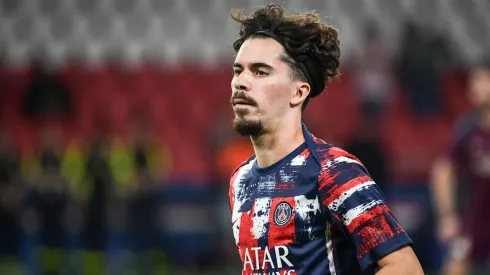 O médio Vitinha em aquecimento do PSG. Foto: Imago