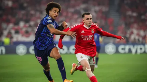 Akturkoglu em disputa com Witsel em Benfica-Atlético. Foto: Imago