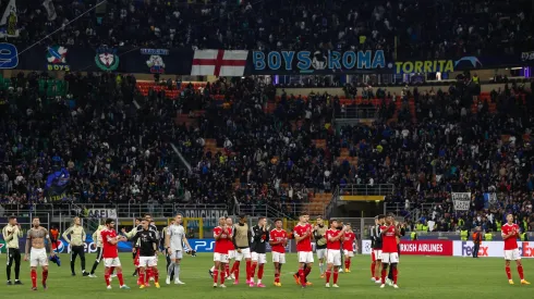 Claque do Inter tentou atacar adeptos do Benfica. Foto: Imago