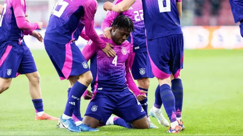 Bright Arrey-Mbi celebra o seu golo em jogo onde sofreu lesão. Foto: Imago