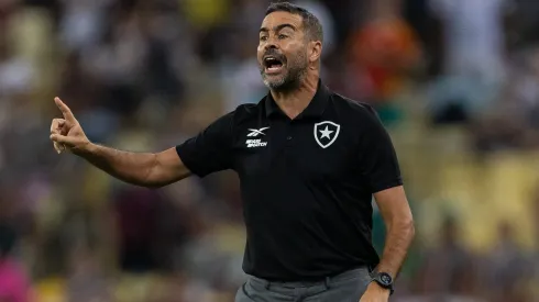 Artur Jorge poderá ver o Palmeiras aproximar-se do Botafogo na liderança. Foto: Imago