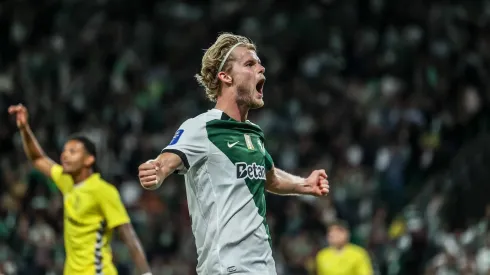 Hjulmand e Gyökeres (bisou) ajudaram o Sporting a eliminar o Nacional. Foto: Imago.