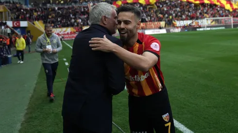 Fenerbahçe de Mourinho soma e segue. Foto: Imago.