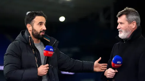 Ruben Amorim foi "interrompido" por Ed Sheeran, no pós-jogo entre o Ipswich Town e o Manchester United. Foto: Imago