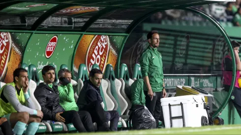 João Pereira junto ao banco do Sporting. Foto: Imago