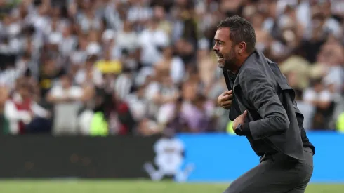 Artur Jorge celebrou de forma emocionada a conquista na Libertadores.