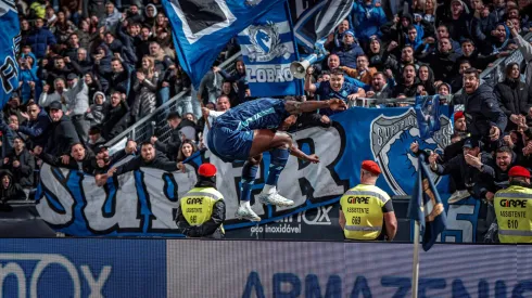 FC Porto procura 'saltar' para a vitória e uma maior comunhão com os adeptos.