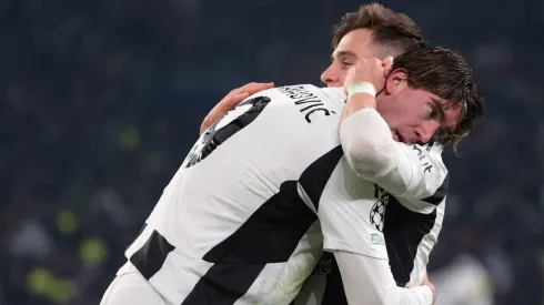 A festa de Vlahovic e de Chico Conceição. Foto: Imago.