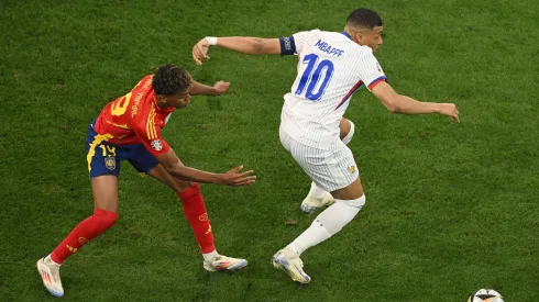Kylian Mbappé e Lamine Yamal serão dois dos jogadores em foco no Real Madrid x Barcelona. Foto: Getty