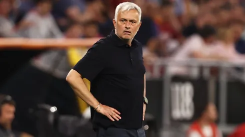 José Mourinho, treinador do Fenerbahçe. Foto: Naomi Baker/Getty Images.