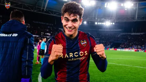 Andrés García é disputado por Sporting, Corinthians e Premier League. Foto: Levante