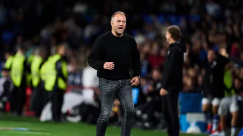 Hansi Flick antevê o Benfica x Barcelona na Champions League. Foto: Getty