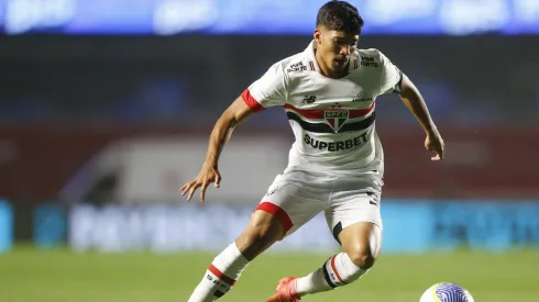 William Gomes, do São Paulo, ruma ao Porto. Foto: Miguel Schincariol/Getty Images.