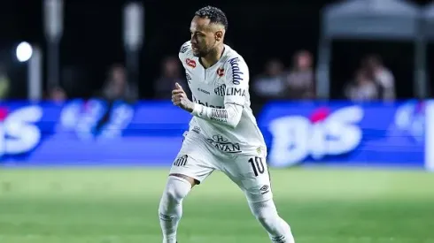 Neymar regressou ao Santos no empate com o Botafogo. Foto: Getty Images